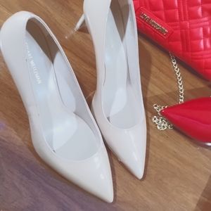Stuart Weitzman size 6.5 patent leather high heel cream shoe retail $400